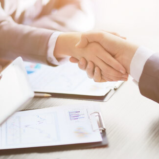 Picture of two people shaking hands Icon